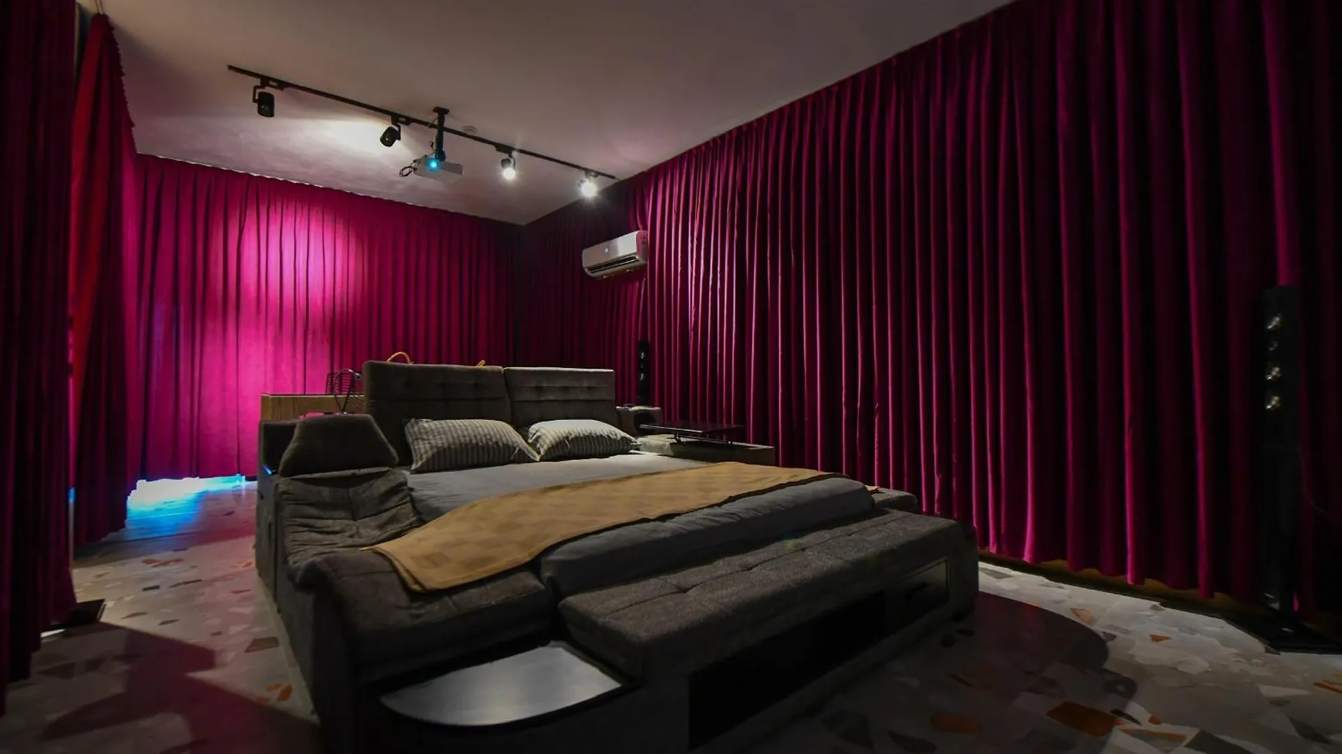 Lada Slav Exclusive Otel Faralya